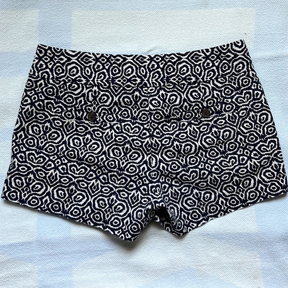 J. Crew Chino Shorts Size 2 - Picture 3 of 3